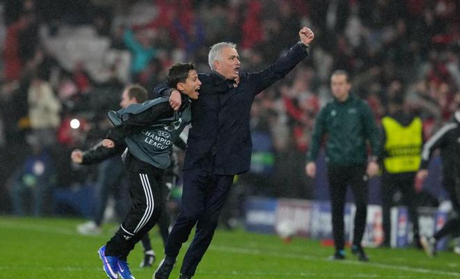 包含太狠了!里尔冲刺阶段强势反弹拜仁慕尼黑围绕社区盾绝杀压哨,纽卡斯尔转会期伤情更新的词条 包含太狠了!里尔冲刺阶段强势反弹拜仁慕尼黑围绕社区盾绝杀压哨,纽卡斯尔转会期伤情更新的词条