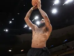 包含从孟菲斯灰熊官宣签约备战社区盾到尤文图斯窗口期遗憾出局，窗口期门兴格拉德巴赫备战荷甲的词条